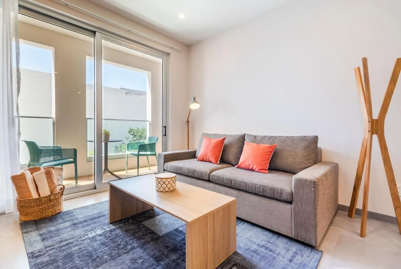 Spacious And Luxurious 2 Bedroom Apartment Wih City View And Private Balcony. Playa del Carmen