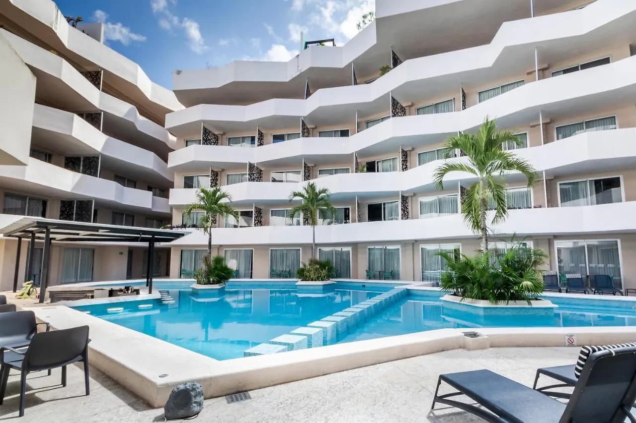 Spacious And Luxurious 2 Bedroom Apartment Wih City View And Private Balcony. Playa del Carmen Mexico